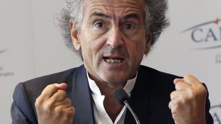 Bernard-Henri L&eacute;vy lors d'une conf&eacute;rence de presse, &agrave; Paris, le 6 septembre 2010. (JACQUES DEMARTHON / AFP)