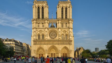 Incendie à Notre-Dame de Paris : la structure et les tours préservées