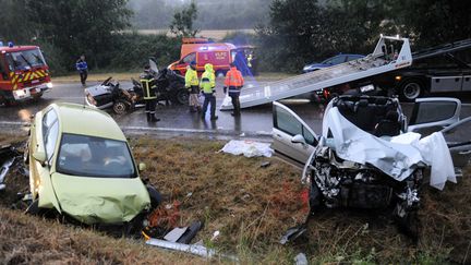 &nbsp; (Un accident de la route vers Dole dans le Jura en juin 2014 fait 3 morts et 5 blessés  © Maxppp)