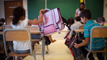 Aucun r&egrave;glement n'indique que le statut des enseignants diff&egrave;re de celui des autres fonctionnaires. (MARTIN BUREAU / AFP)