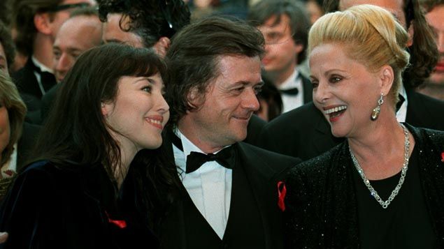 &nbsp; (Virna Lisi au Festival de Cannes en 1994, aux côtés de Patrice Chéreau et Isabelle Adjani, pour le film La Reine Margot © MaxPPP)