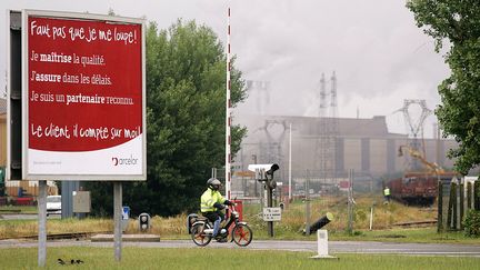 Le site ArcellorMittal de Dunkerque (Nord) en juin 2006. (FRANCOIS LO PRESTI / AFP)