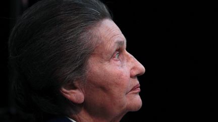 Simone Veil, ancienne ministre de Valéry Giscard d'Estaing, devenue une figure des droits des femmes après l'adoption en 1975 de l'interruption volontaire de grossesse (IVG). (DAREK SZUSTER / MAXPPP)