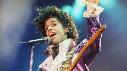 Prince en concert à Inglewood (Californie, Etats-Unis), le&nbsp;18 février 1985.&nbsp; (LIU HEUNG SHING / AP / SIPA)