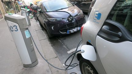 Le plan annoncé du gouvernement de 100 000 bornes de recharge rapide pour les voitures électriques. Illustration (MAXPPP)