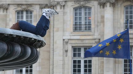 &nbsp; (L'artiste Mark Jenkins, ici à Bordeaux, expose à Paris pour la Nuit Blanche. © MAXPPP)