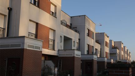 Des logements sociaux à Thiais (Val-de-Marne), le 21 janvier 2023. (GEOFFROY VAN DER HASSELT / AFP)