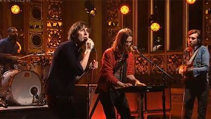 Phoenix le 6 avril 2013 au Saturday Night Live (show télé américain).
 (SNL / NBC)