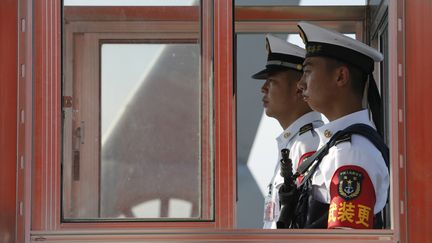 L'homme qui a battu le record du monde de non clignement des yeux travaille comme technicien balistique dans la marine chinoise. (? EDGAR SU / REUTERS / X90125)