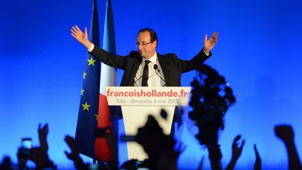 Fran&ccedil;ois Hollande s'adresse &agrave; ses partisans, le 6 mai 2012 &agrave; Tulle (Corr&egrave;ze). (PHILIPPE DESMAZES / AFP)