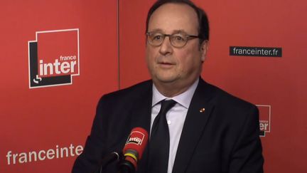 François Hollande dans le studio de France Inter, à Paris, le 12 avril 2018. (FRANCE INTER / RADIO FRANCE)