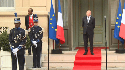 Attente de Gérard Collomb