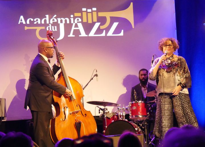 Christian McBride (contrebasse), Melissa Walker (voix) et Lawrence Leathers (batterie)
 (Annie Yanbékian / Culturebox)