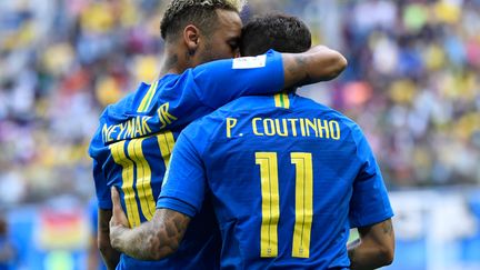 Neymar et Coutinho, buteurs (CHRISTOPHE SIMON / AFP)
