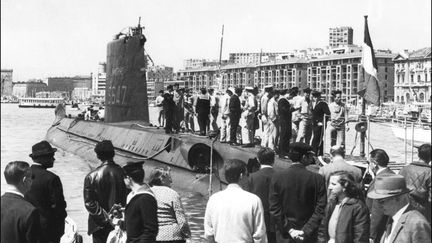 Le sous-marin "La Minerve", dans le port de Marseille, en 1965. (STF / AFP)