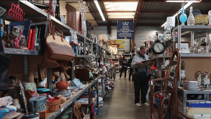 Pouvoir d’achat : les brocantes permanentes, une solution contre l’inflation (France 2)