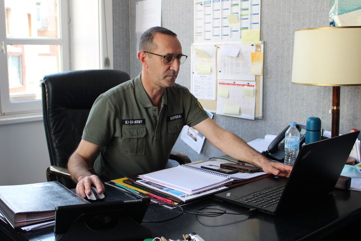 Laurent Barbalat, maire de Loudes (Haute-Loire), le 31 mai 2021. (ROBIN PRUDENT / FRANCEINFO)