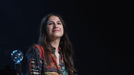 La chanteuse Izïa Higelin sur scène lors de la 43e édition du "Printemps de Bourges", le 18 avril 2019 (photo d'illustration). (GUILLAUME SOUVANT / AFP)