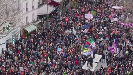 Mardi 31 janvier, la mobilisation contre la réforme des retraites était en hausse dans les rues par rapport au mouvement du 19 janvier. 1,272 million de personnes ont manifesté selon la police, tandis que la CGT annonce une mobilisation de 2,8 millions de personnes. (FRANCE 2)