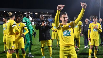 Pau célèbre sa qualification en 16e de finales de la Coupe de France grâce à sa victoire sur Montpellier (2-1), vendredi 6 janvier 2023. (GAIZKA IROZ / AFP)