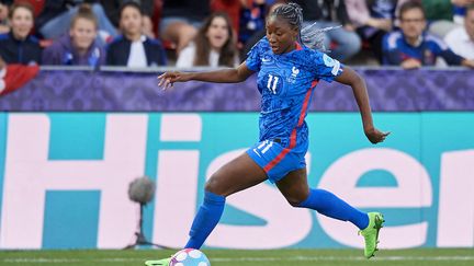 L'attaquante française Kadidiatou Diani lors du match entre la France et la Belgique, à Rotherham (Royaume-Uni), le 14 juillet 2022. (JOSE BRETON / NURPHOTO via AFP)