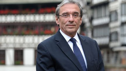 Le maire de Strasbourg Roland Ries, le 16 novembre 2013, à Strasbourg (Bas-Rhin). (PATRICK HERTZOG / AFP)