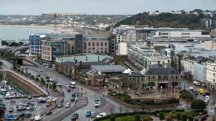 Le port de Saint-Helier à Jersey, le 9 novembre 2017.&nbsp; (OLI SCARFF / AFP)