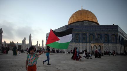 L'esplanade du d&ocirc;me du Rocher, &agrave; J&eacute;rusalem, le 28 juillet 2014. (SAEED QAQ / ANADOLU AGENCY / AFP)