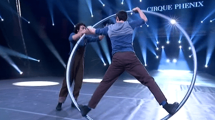 Le duo André-Léo et leur roue Cyr, parmi les lauréats cette année.
 (France 3)