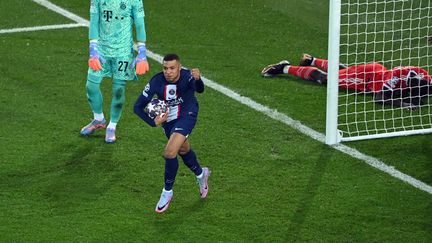 Kylian Mbappé a bien cru sauver le Paris Saint-Germain lors du huitième de finale aller de la Ligue des champions contre le Bayern Munich au Parc des Princes, le 14 février 2023. (ALAIN JOCARD / AFP)