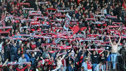 Des supporters du club de football de Guingamp, le 20 mai 2017, lors d'un match au Roudourou contre le FC Metz. (FRED TANNEAU / AFP)