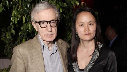 Woody Allen et son &eacute;pouse Soon-Yi Previn, &agrave; la premi&egrave;re de "To Rome With Love", &agrave; Los Angeles (Californie), le 14 juin 2012. (TODD WILLIAMSON / AP / SIPA)