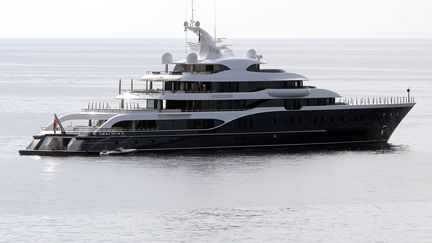 "Le Symphony", le yacht de Bernard Arnault. (CYRIL DODERGNY / MAXPPP)