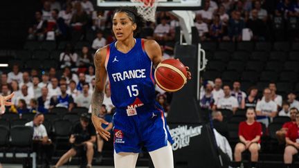 Gabby Williams lors du match entre la France et la Serbie, le 12 juillet 2024 à la LDLC Arena de Décines-Charpieu. (AFP)