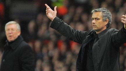 José Mourinho et Sir Alex Ferguson  (ANDREW YATES / AFP)