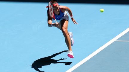 La Française Caroline Garcia lors de son match contre&nbsp;Ashleigh Barty&nbsp;lors de la Fed Cup en Australie, le 9 novembre 2019. (TONY ASHBY / AFP)