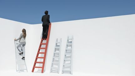 Selon Destatis, l'Office des statistiques allemand, les femmes gagnent 22% de moins que leurs coll&egrave;gues masculins, pour chaque heure travaill&eacute;e (MILENA BONIEK / ALTOPRESS / AFP)