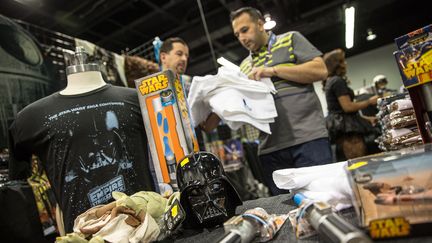  (La convention Star Wars à Anaheim est aussi une gigantesque foire aux objets Star Wars © Radio France/ Matthieu Mondoloni)