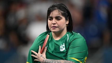 La pongiste brésilienne Bruna Alexandre lors du 8e de finale par équipe entre le Brésil et la Corée du Sud aux Jeux olympiques de Paris 2024 à Arena Paris Sud, le 5 août 2024. (JUNG YEON-JE / AFP)