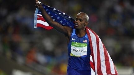 Jeff Henderson remporte l'or à la longueur (FABRICE COFFRINI / AFP)