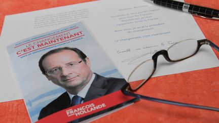 Le programme de Fran&ccedil;ois Hollande et ses "60 engagements pour la France", d&eacute;voil&eacute;s en janvier 2012. (MAXPPP)