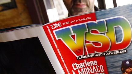 Le magazine "VSD", le 11 août 2006. (FRED DUFOUR / AFP)