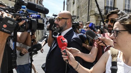 Stéphane Giuranna, l'avocat de Marcel Jacob, au palais de justice de Dijon (Côte-d'Or), le 16 juin 2017. (PHILIPPE DESMAZES / AFP)