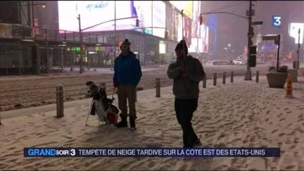 Une partie de golf improvisée à New York en pleine tempête de neige (France 3)