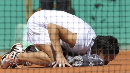 Francesca Schiavone embrasse la terre-battue parisienne qui lui ouvre les portes de la finale