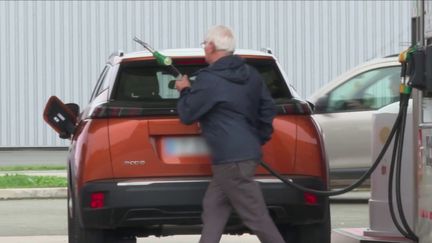 Pénurie de carburant : la situation s'améliore dans plusieurs régions