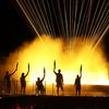 (De gauche à droite sur la photo) Les para-athlètes français Charles-Antoine Kouakou, Elodie Lorandi, Fabien Lamirault, Alexis Hanquinquant et Nantenin Keïta allument la flamme paralympique, le 28 août 2024 à Paris. (FRANCK FIFE / AFP)