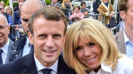 Emmanuel et Brigitte Macron, au Touquet (Pas-de-Calais), le 26 mai 2019. (PHILIPPE HUGUEN / AFP)