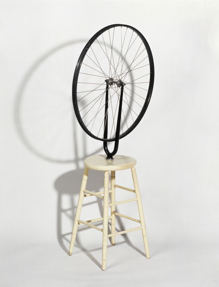 Marcel Duchamp, "Roue de bicyceltte", 1913
 (Marcel Duchamp, &quot;Roue de bicyclette&quot;, 1913. Photo : Centre Pompidou, MNAM-CCI. Dist.RMN-Grand Palais / Succession Marcel Duchamp / ADAGP)