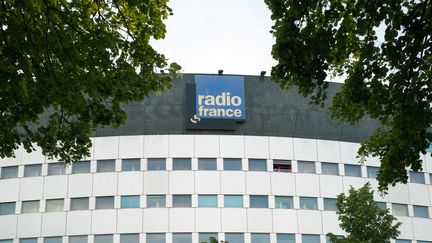 Handicap : Laëticia Bernard, journaliste aveugle à Radio France